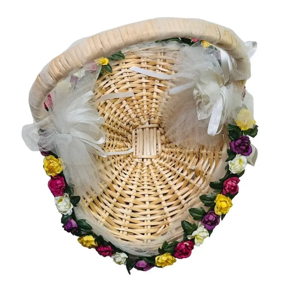 10/$25🦋 Vintage Handmade Flower Girl Decorative Basket